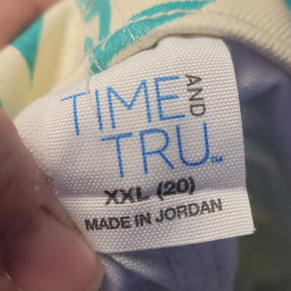 Time and Tru Green Breeze Stretch Fitted Capri Jegging - Picture 8 of 8